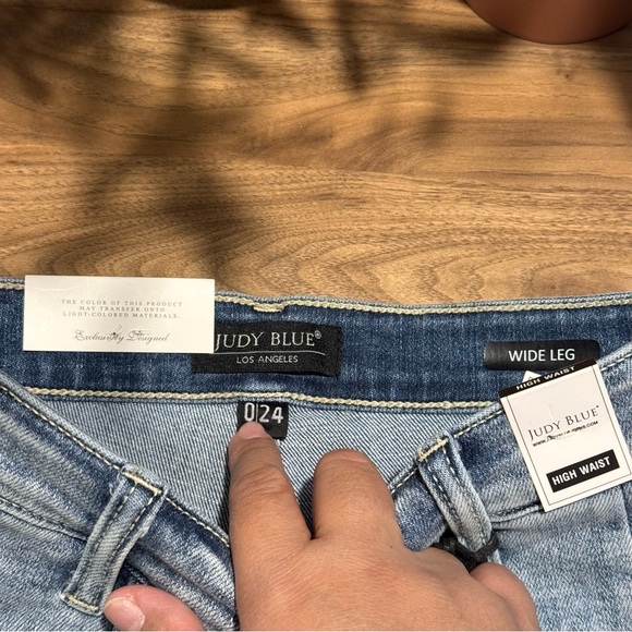 Judy Blue Size 0 In The Morning Button Fly Cropped Wide Leg Jeans Comfort NWT - Picture 5 of 7